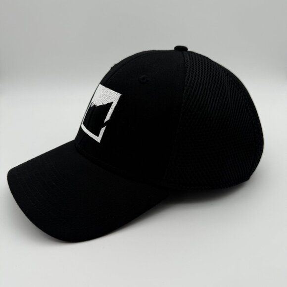 NEW ERA Black Mesh Snapback Cap L/XL – Modern Logo Trucker Hat, Adjustable - Picture 2 of 11